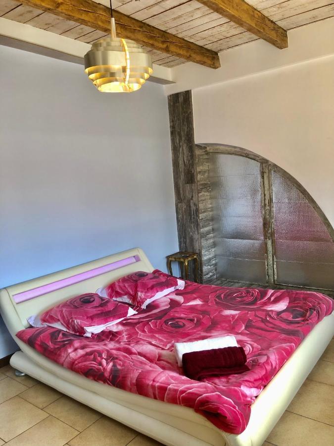 Appartement Style Loft Industrielle De 250m2 *