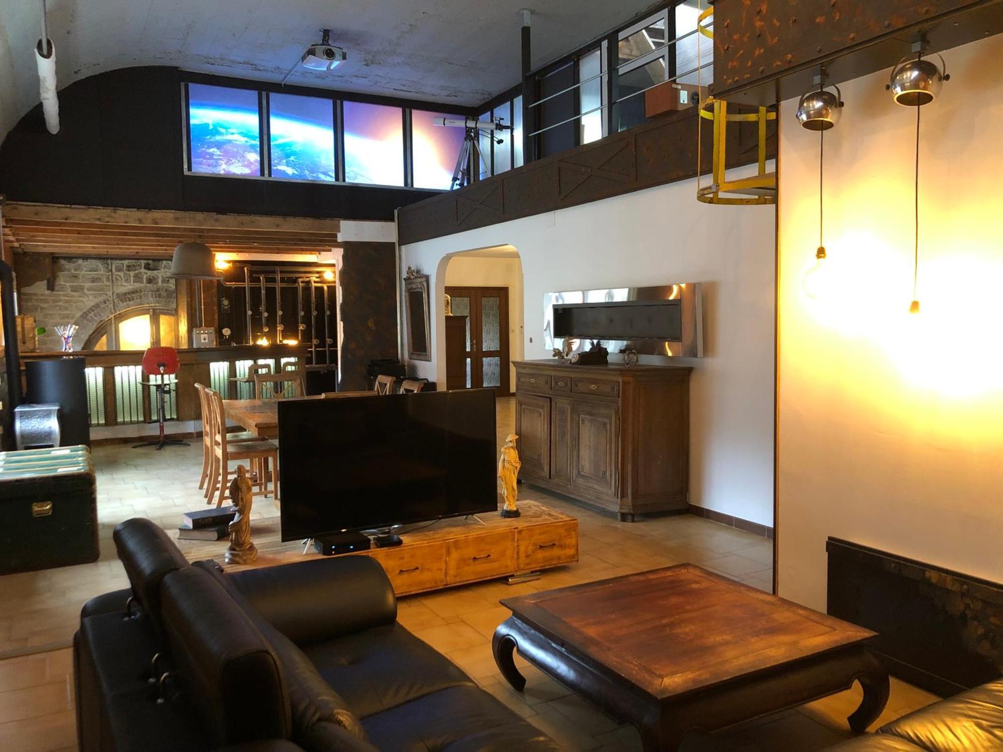Appartement Style Loft Industrielle De 250m2